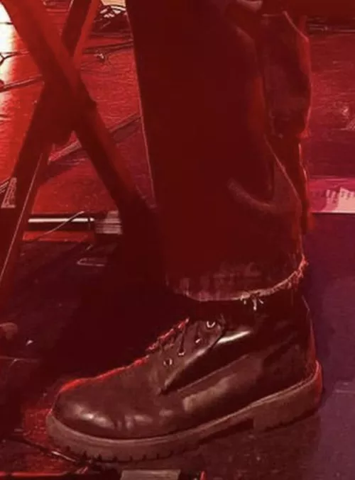 what boots this dude got on?