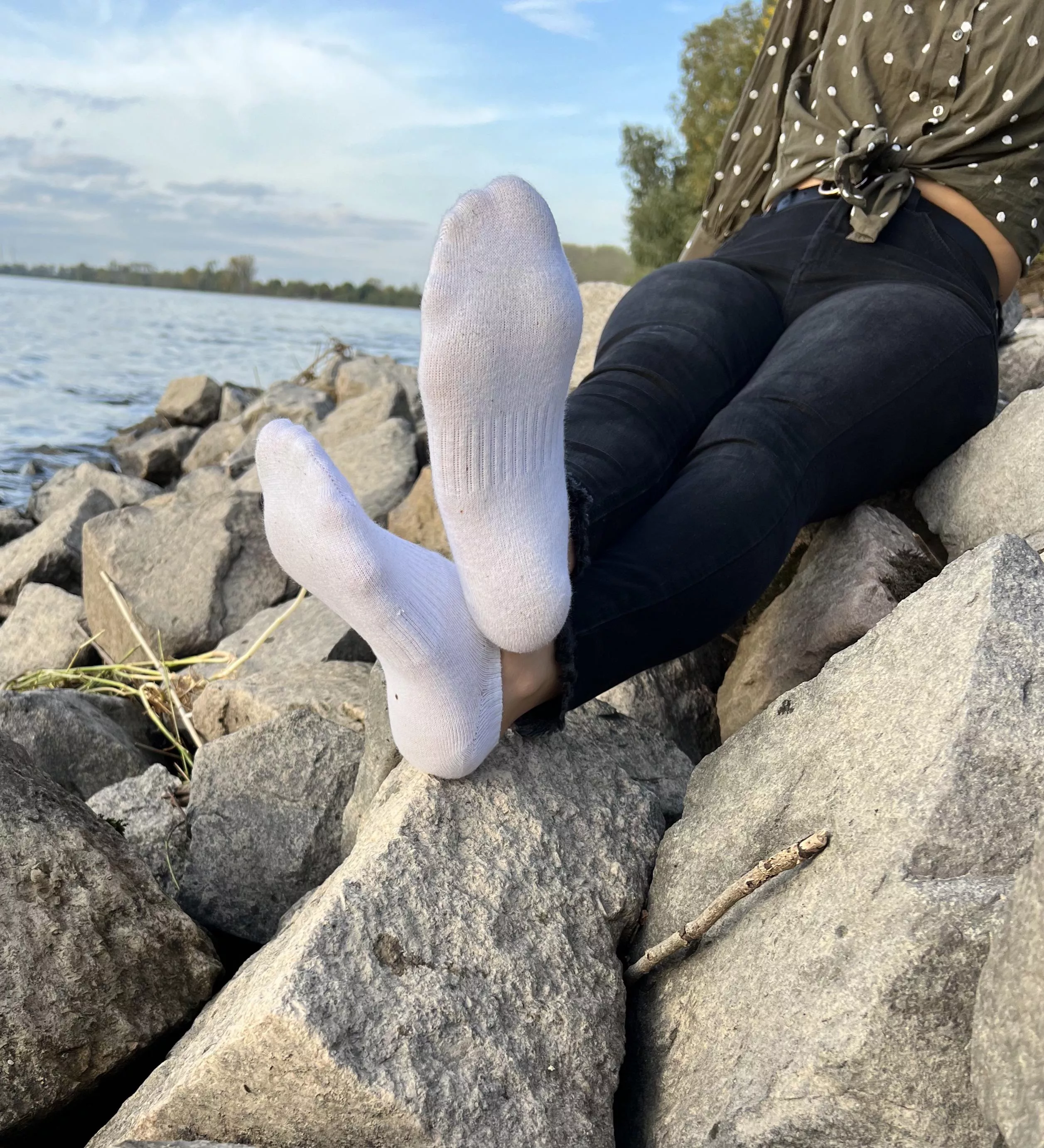 Would you enjoy the view or my Nike socks? 😈🥵