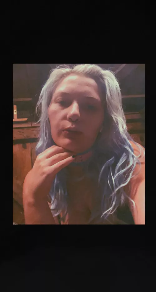 You wanna smoke and fuck or the other way around babe 😏