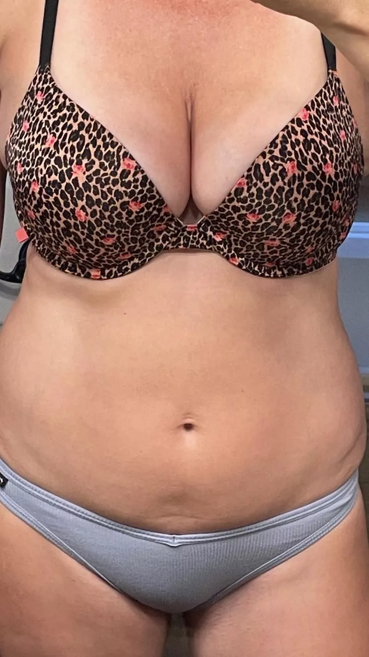 10/18/22 - VS rose leopard w/ lavender thong (NSFW) 🌹 [img]