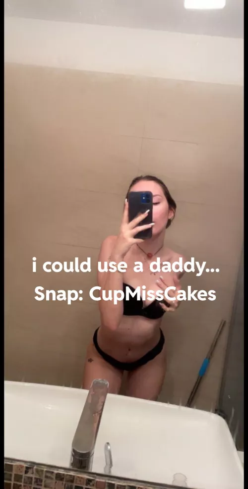 19 [F4M] Snap 👻: CupMissCakes wanna help me with my daddy issues? 💕
