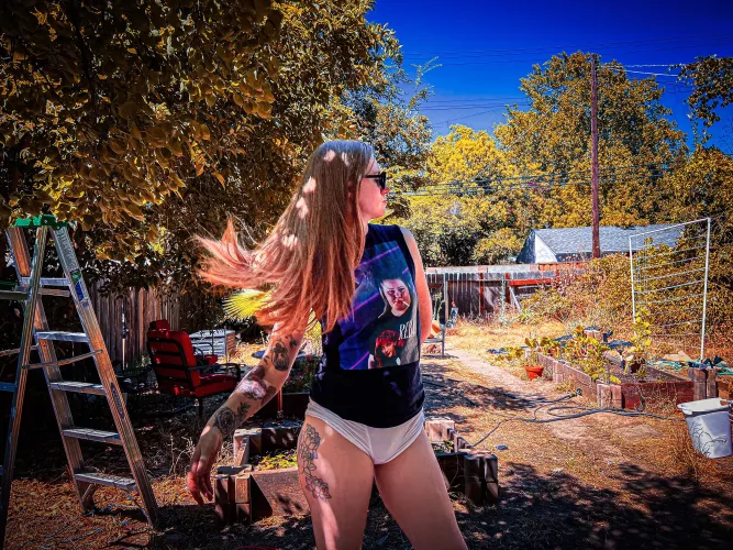 Action shot of the regal mane of hair that grows from my head.