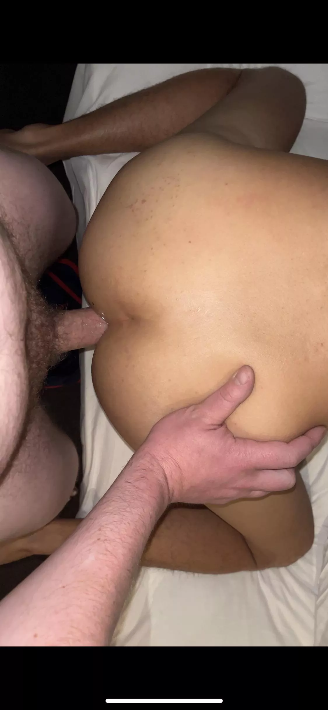 Big white cock fucking my tight little boypussy. FULL video on my FREE OF 💋 link in the comment (27)