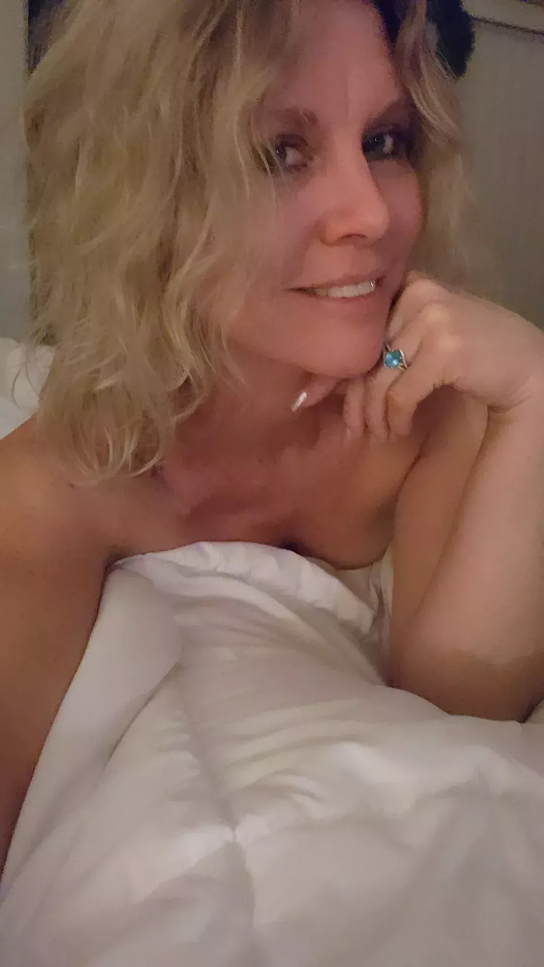 [F47] Do you sleep naked? 😉