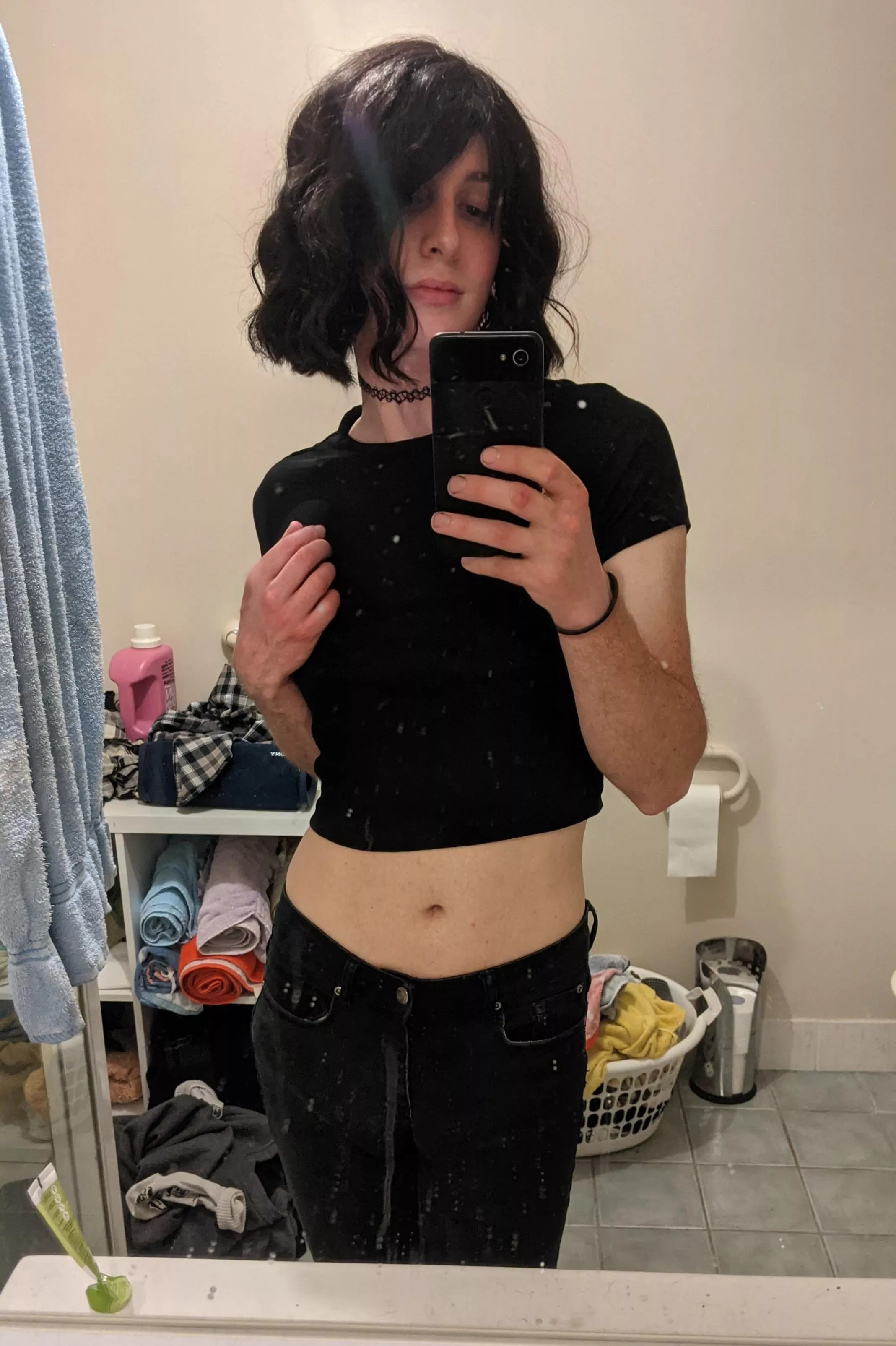 Glad I kept my jeans from my emo years ... Ignore the filthy mirror 😅