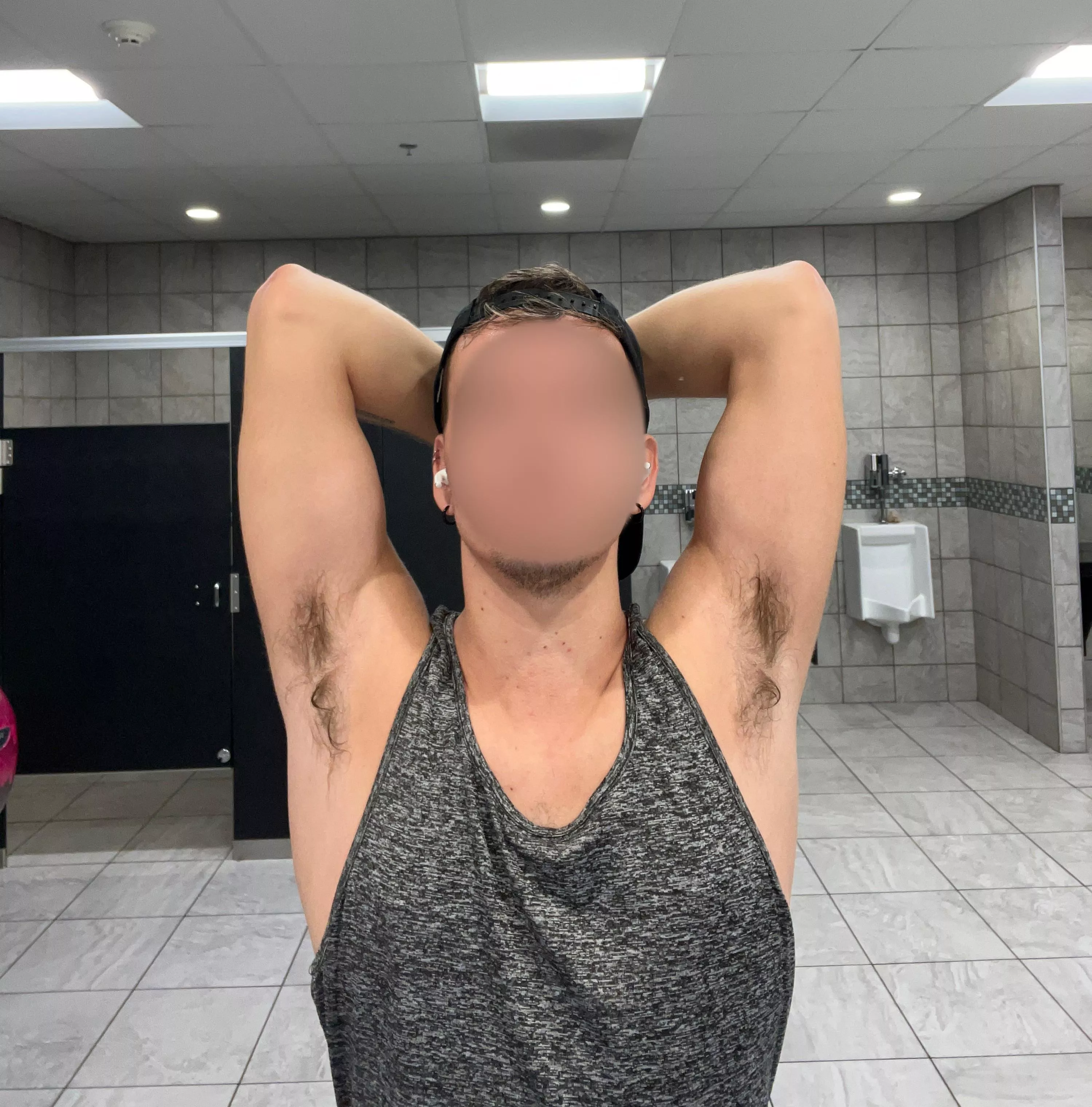 Had a great early workout today! Very sweaty 🥵