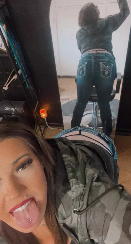 hey there hope everyone enjoyed there weekend! i know i did! 🥰😈