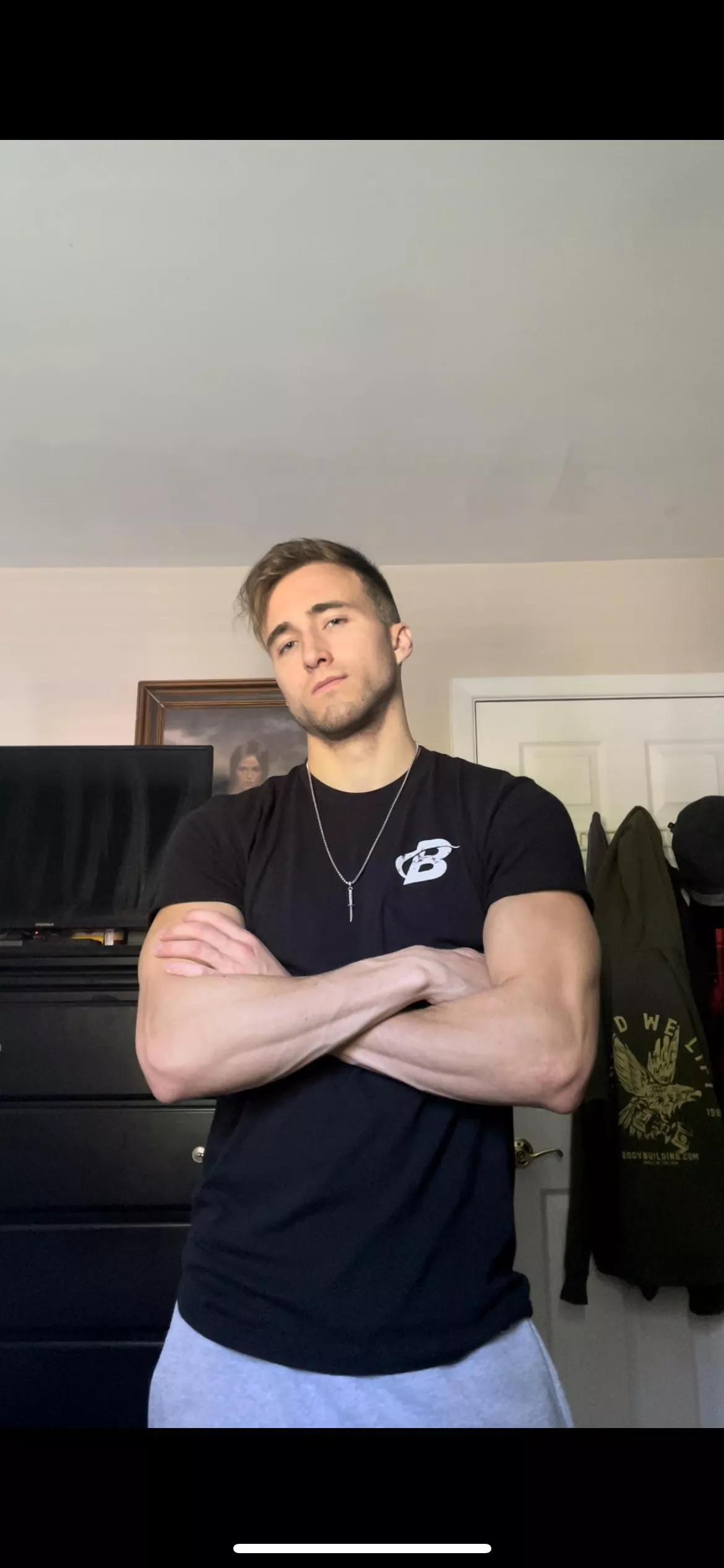 I hope you don’t like forearms too much 😉🤣