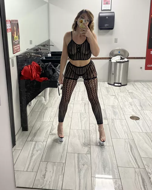 I’m a slut for fishnets