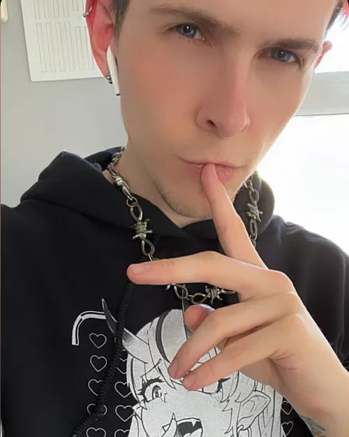 It’s my birthday tomorrow! Hope your day is good too 🖤