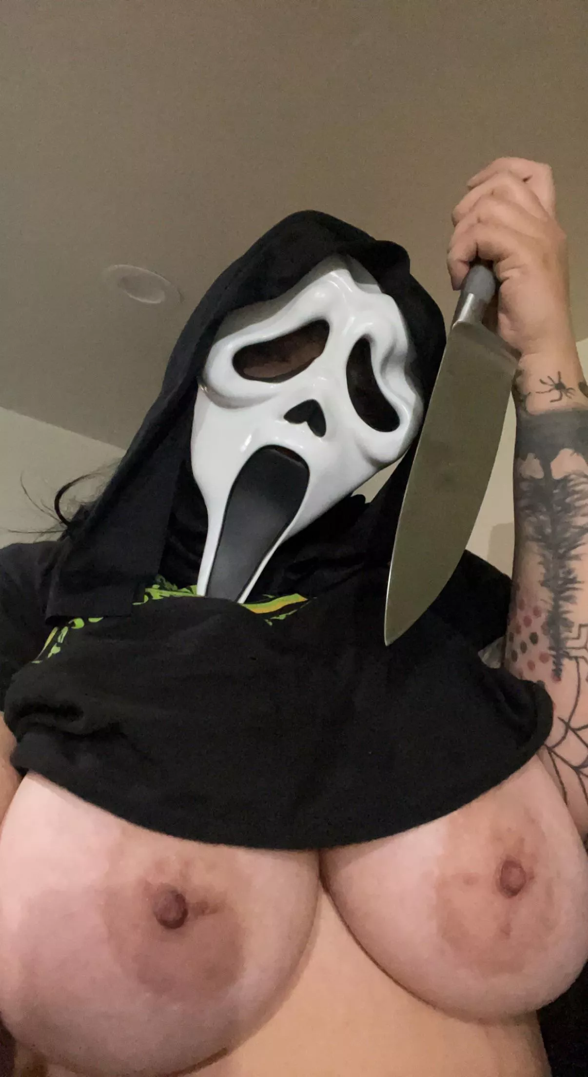 Just your local goth bitch getting ready for Halloween 😇