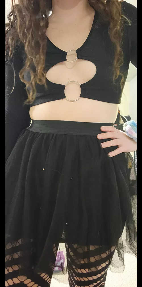 lil goth rave girl 🖤