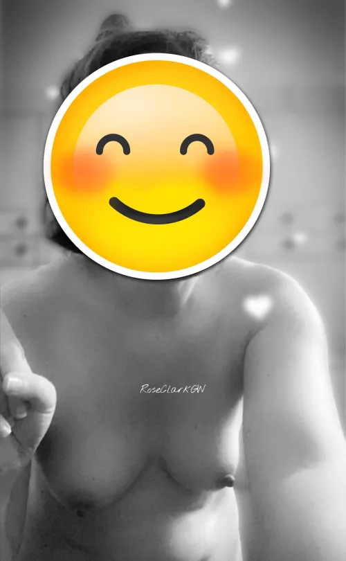 PTA mom with a couple #2 pencils for you ✏️ Titty Tuesday