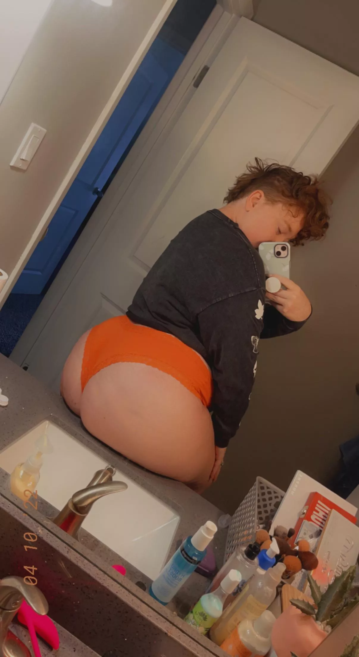 [SELLING] the prettiest pumpkin in the patch🎃 KlK & SC: bunnybabesred