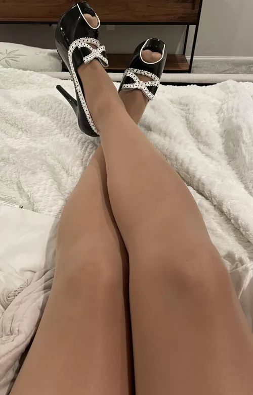 Suntan Pantyhose and my French Maid Heels! 👠