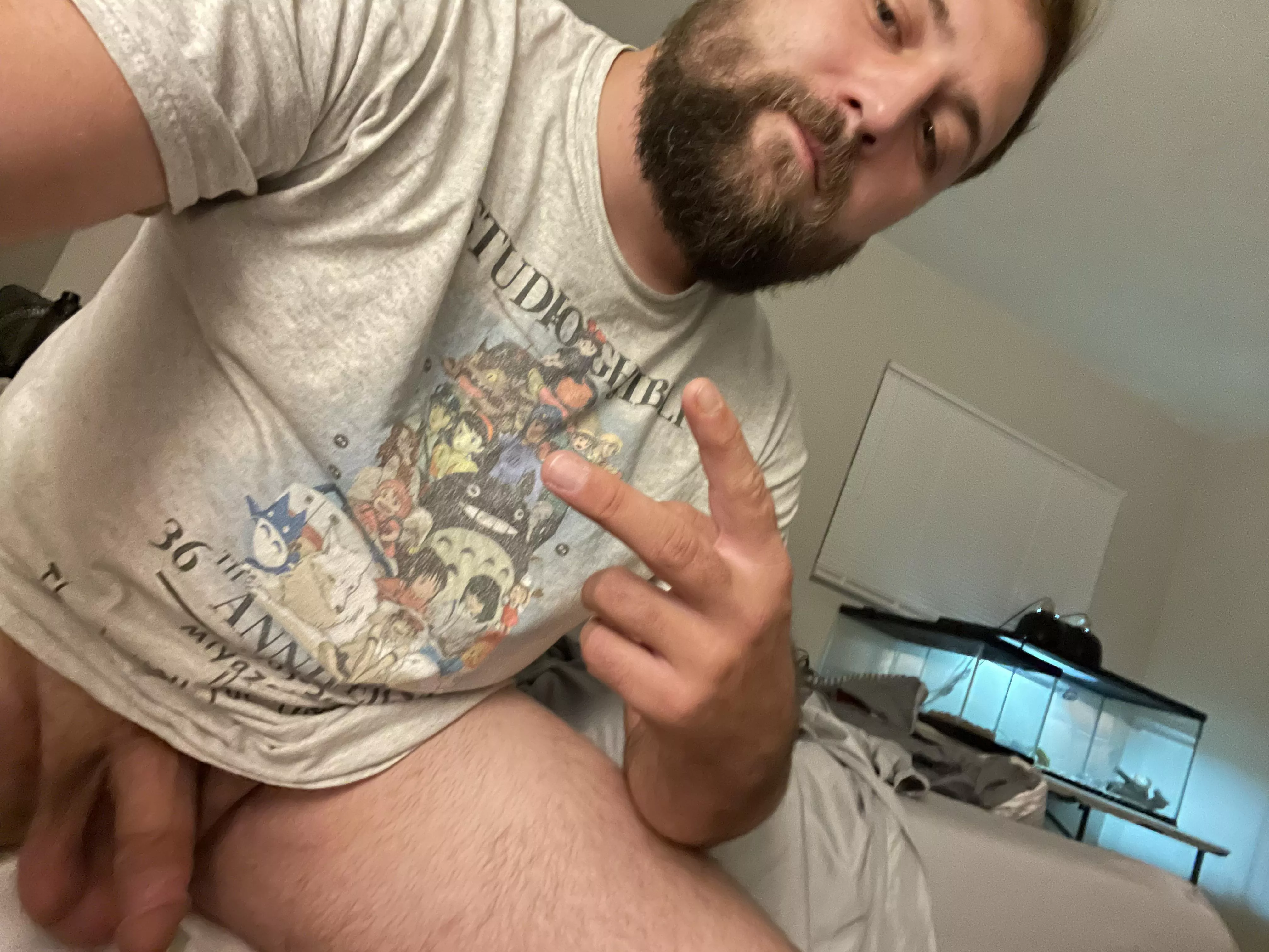 Who wants to watch anime and get some fat cock?