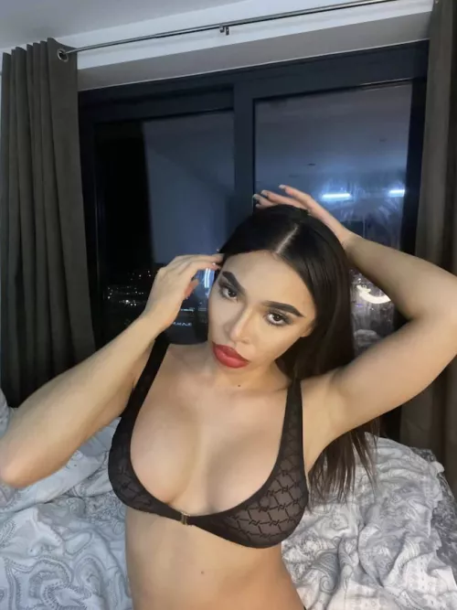 You know what time it is when I grab a hair tie lol, right?