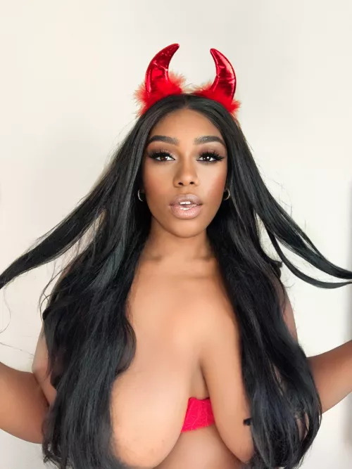 you’re naughty lil devil😈🔥🔥