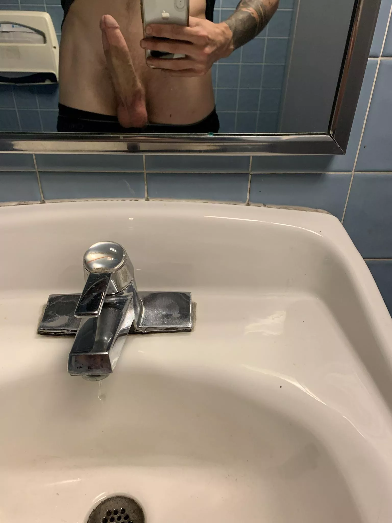 already horny at work☠️