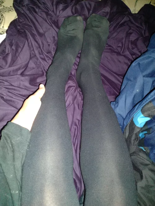Any other pantyhose lovers in or near KYwant to make me your nylon foot slave? Feel free to message me...