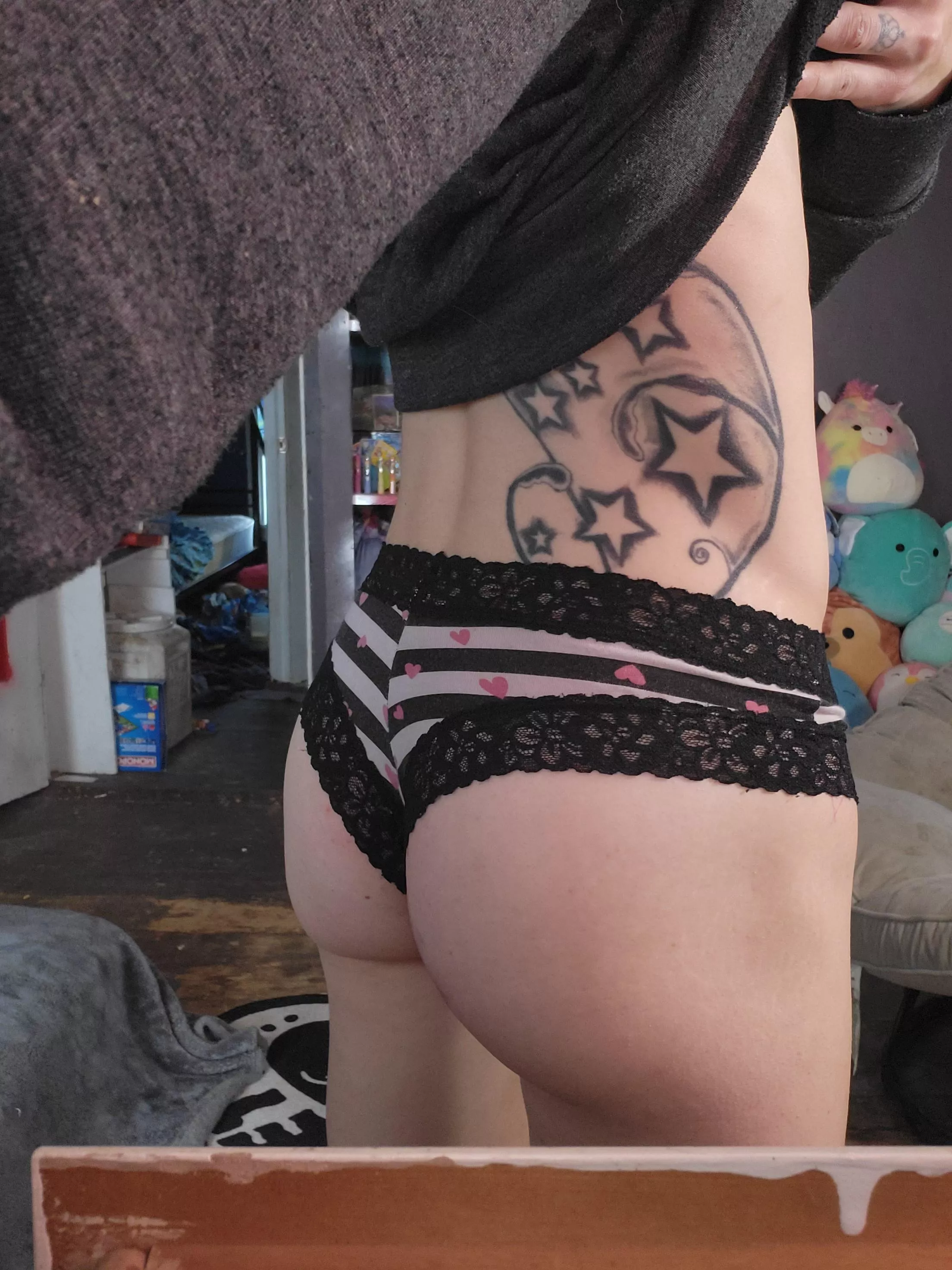 Can I take a seat🤤