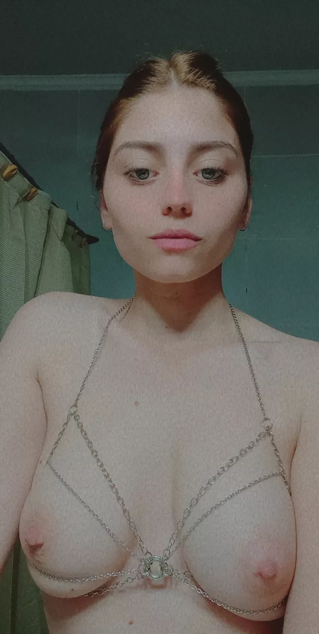[domme] Your little shrimp could never slide between my add and tits✨️💅🏽
