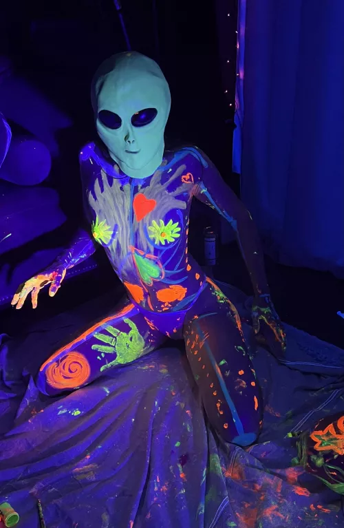 -eerie music intensifies- 🤍👽:)