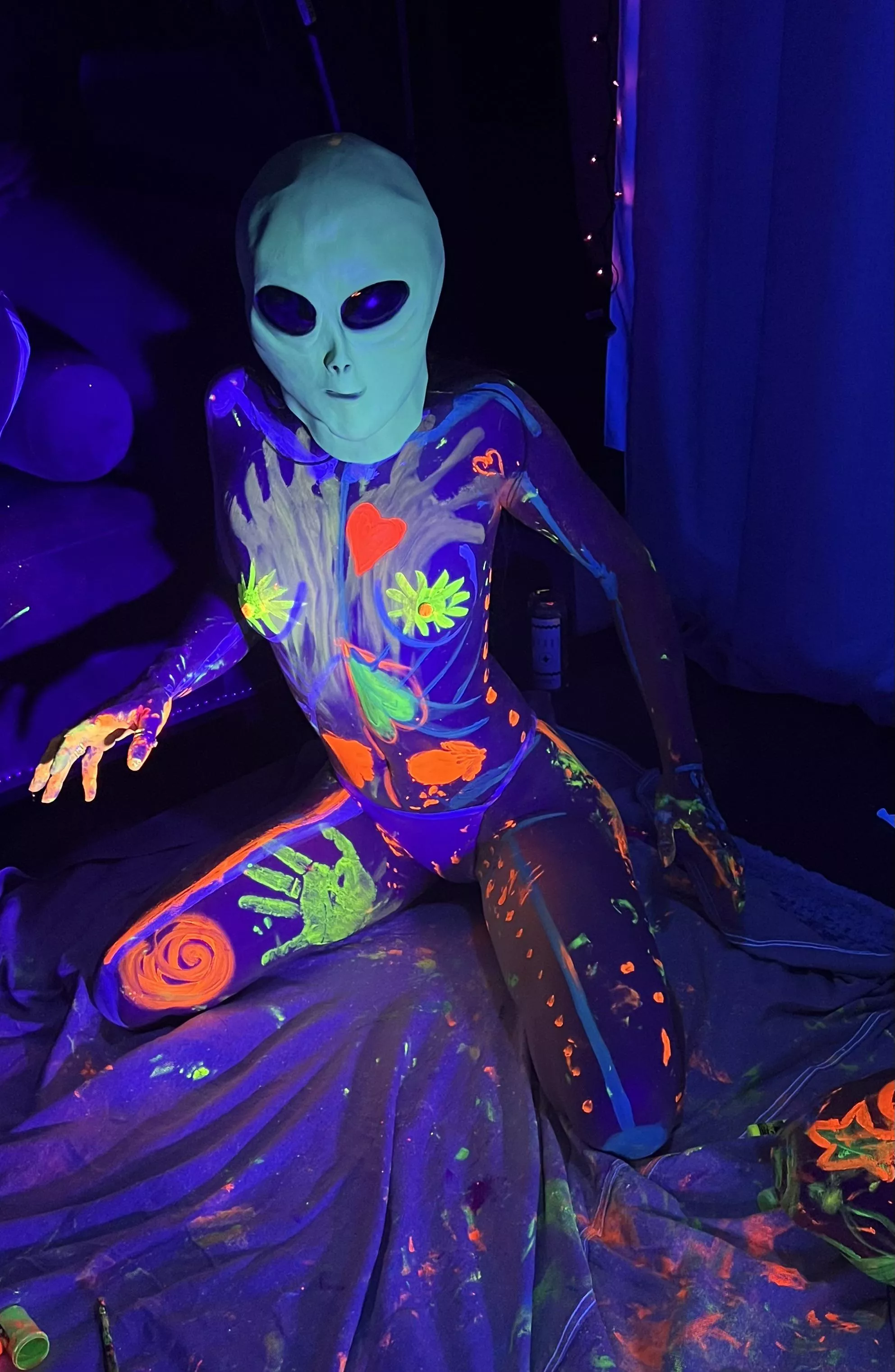 -eerie music intensifies- 🤍👽:)