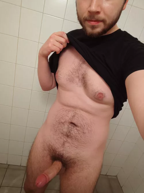 Getting horny at work sucks. I wish you would swallow 😋