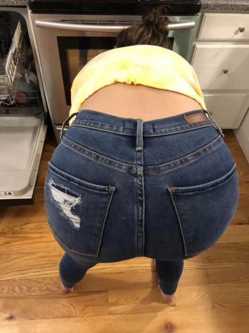 Happy hump day, here’s my milf.