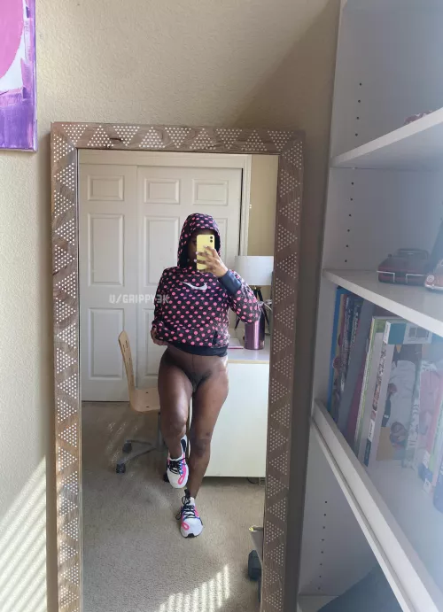 Help me lift my leg so you can give me a good pounding