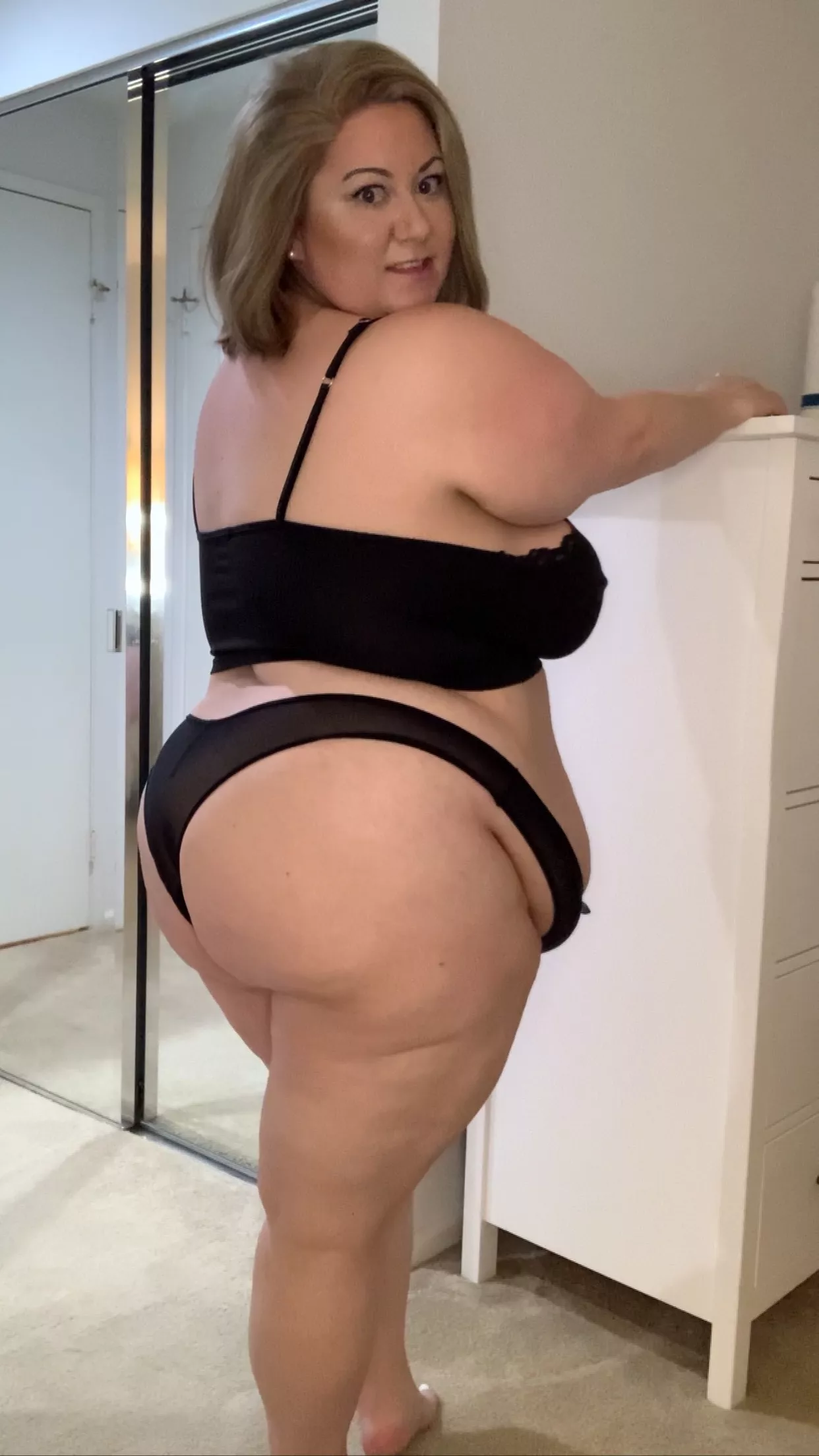 I want you to come… home early…😘