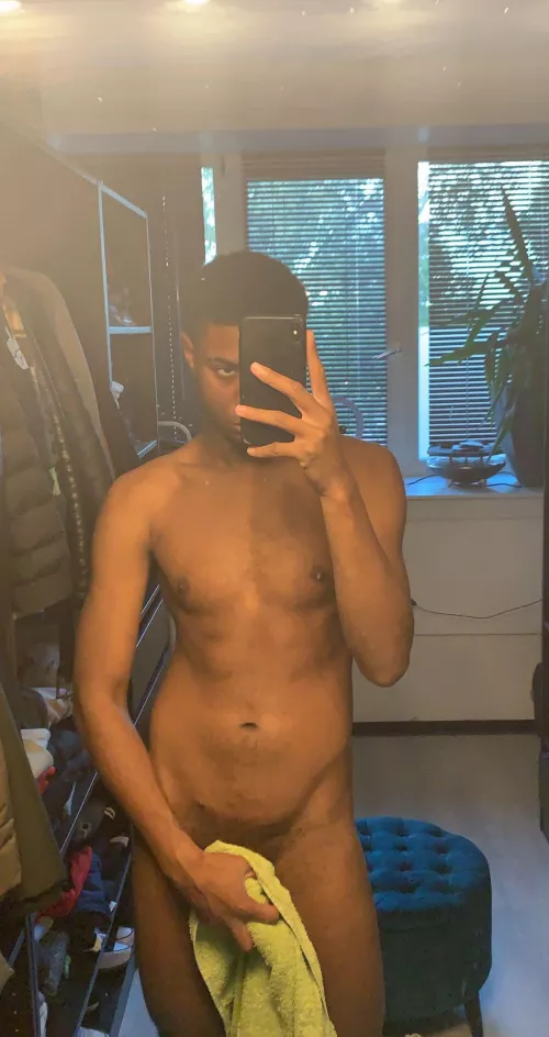 Imagine being the towel😏👅