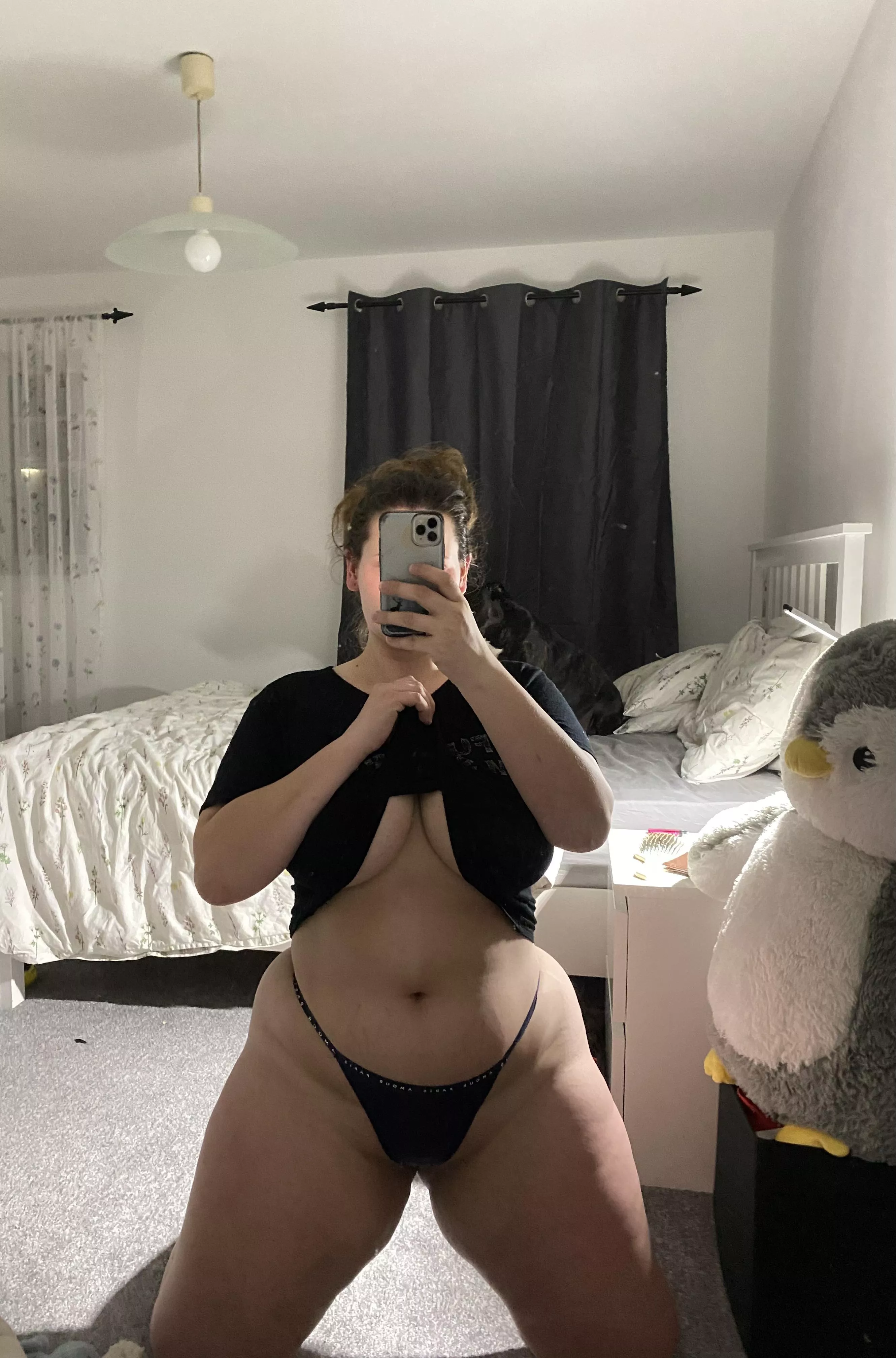 Lets jump in the bed together 😈