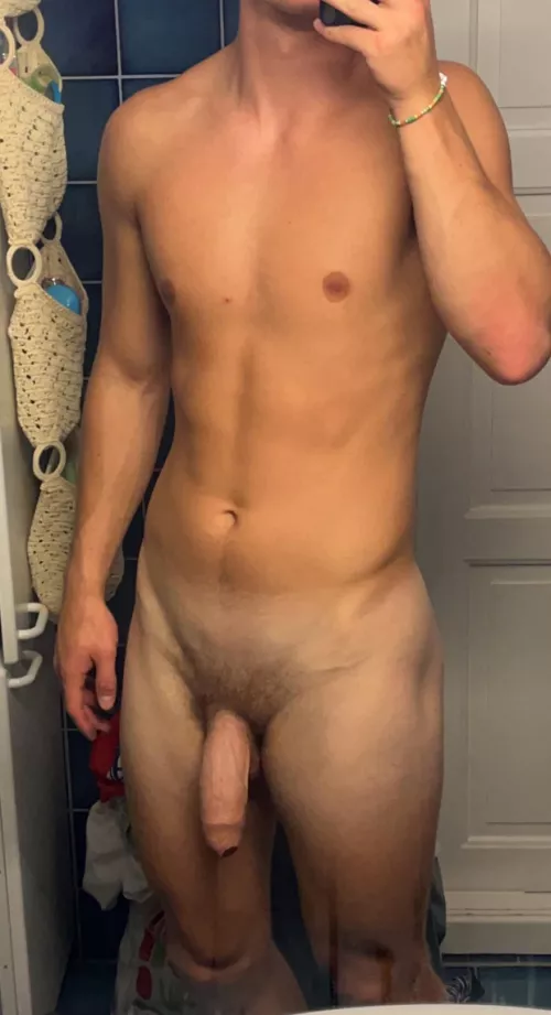 (M, 27, 93kg, 195cm) pre dinner post shower