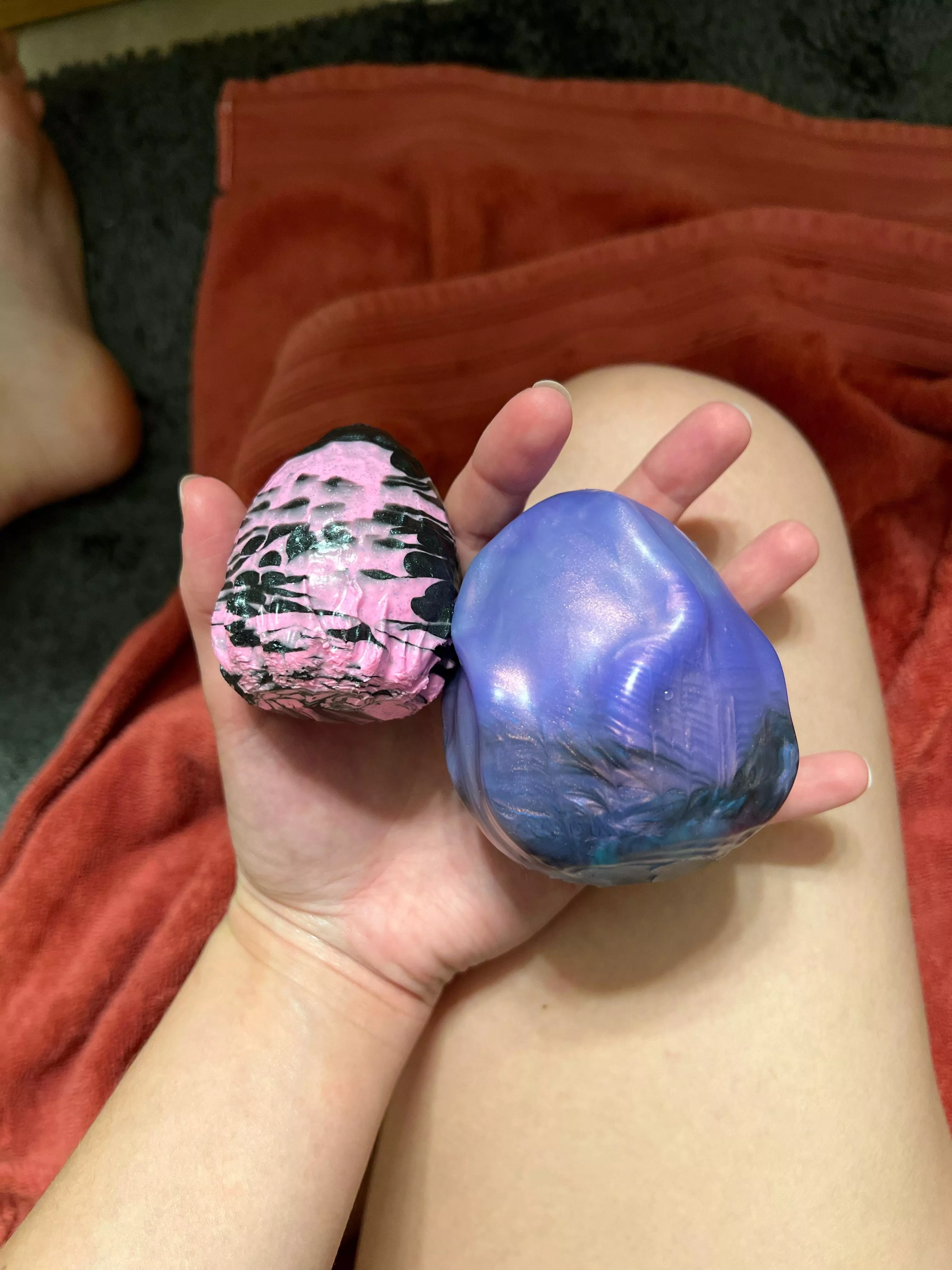 New eggs ❤️ I can fit the smaller one just fine but working on the big one. ❤️ Soon though