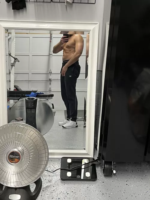 Shoulders boulders today. Want to be my partner? [m]