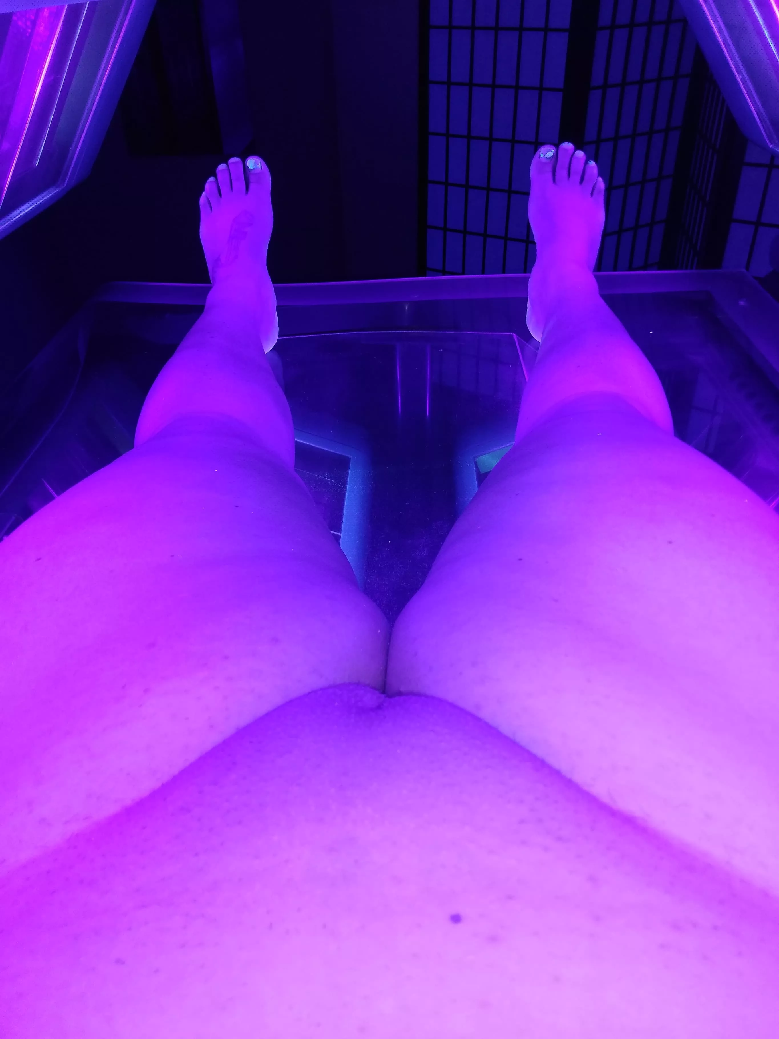 tanning titty pic yesterday, tanning pussy pic today 🤪
