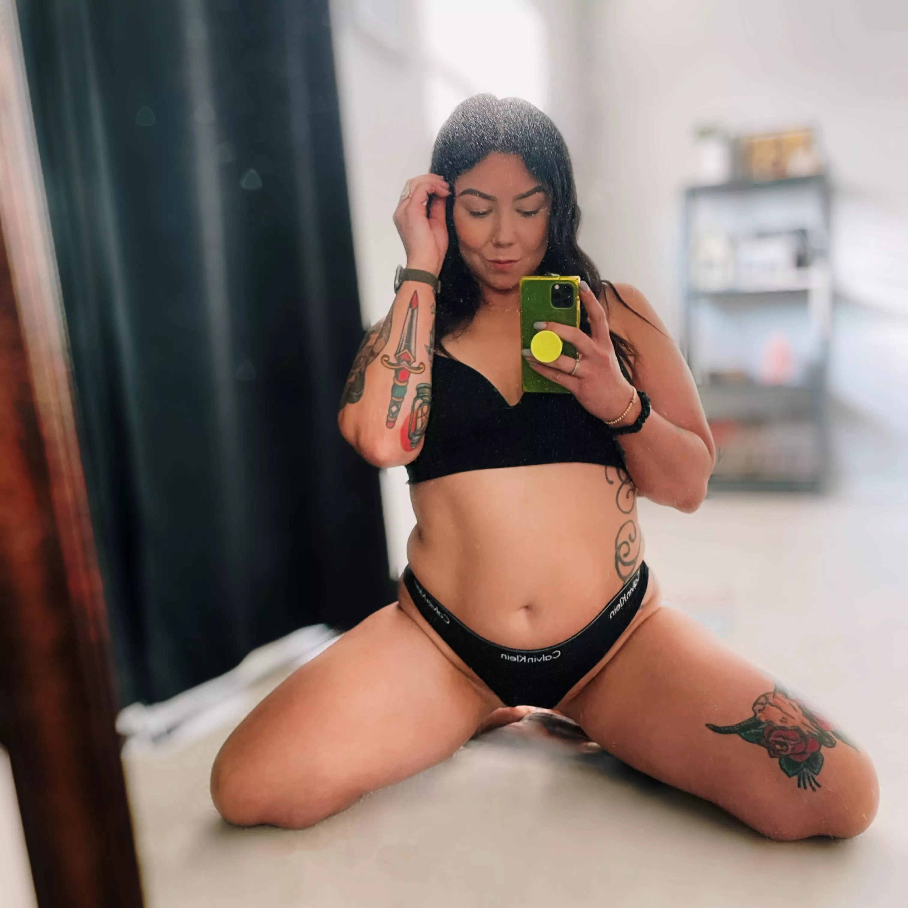 Thighs and big as my dreams 😈