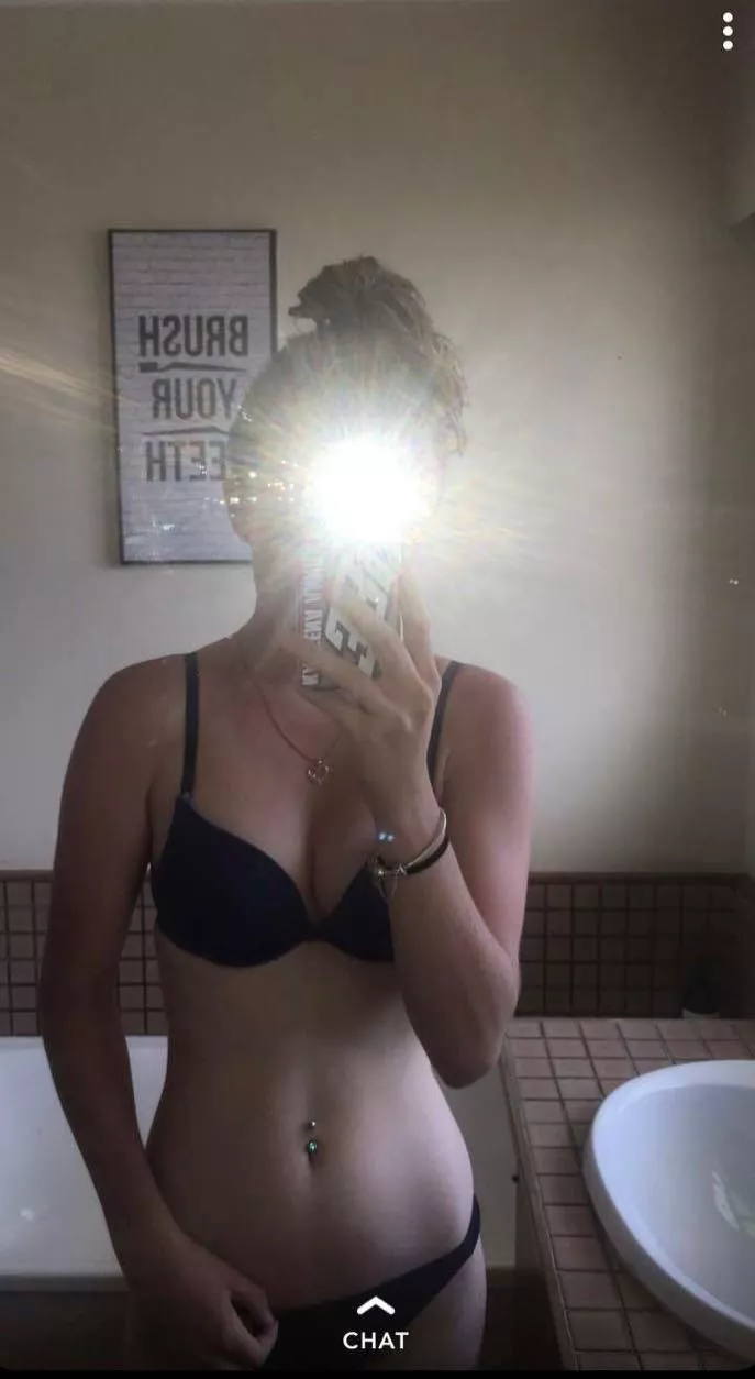 Trading my not so innocent gf, many vids, pics ect, have a few squirting vids also! Over 30++ but not a must! Send face sample for reply