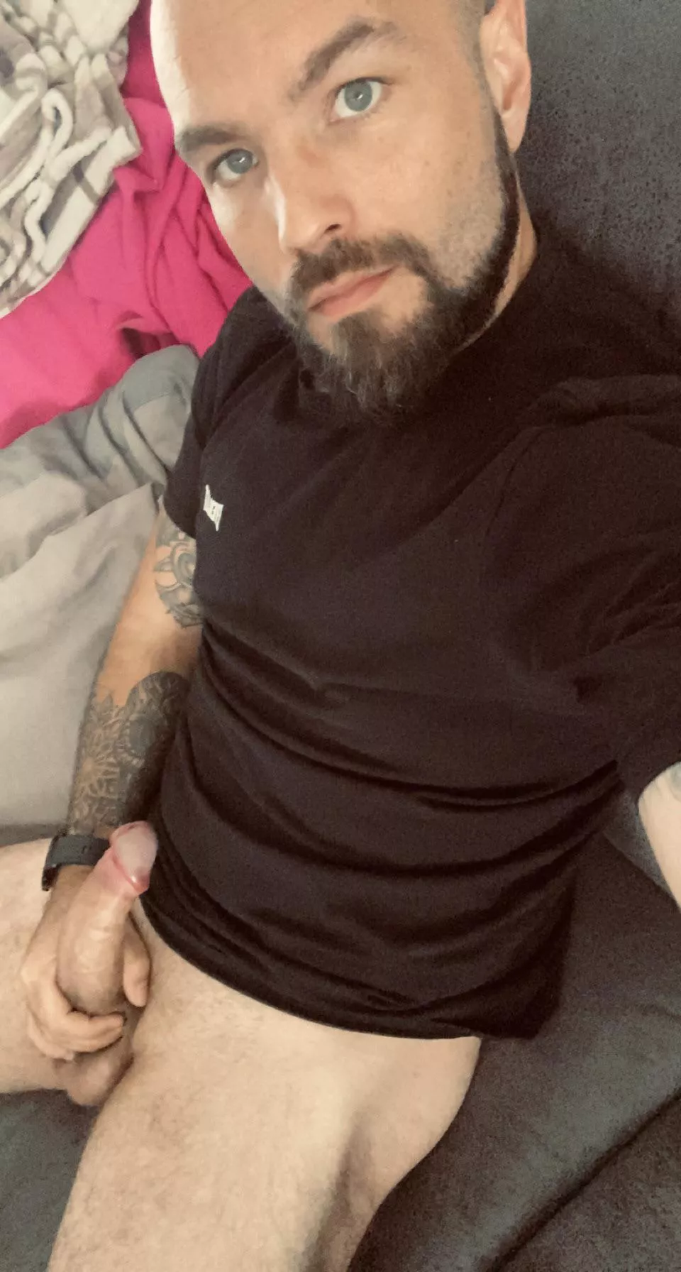 Who’s free to take a seat on my lap? 😏