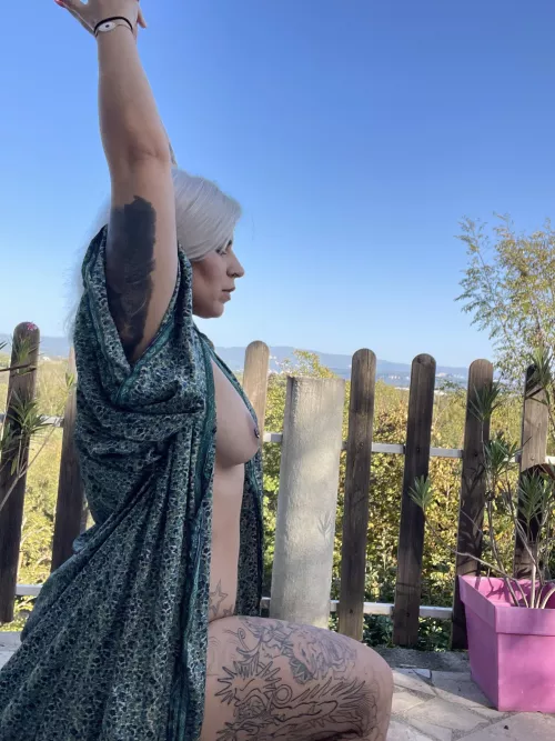 Yoga session outside 🍃✨🔥