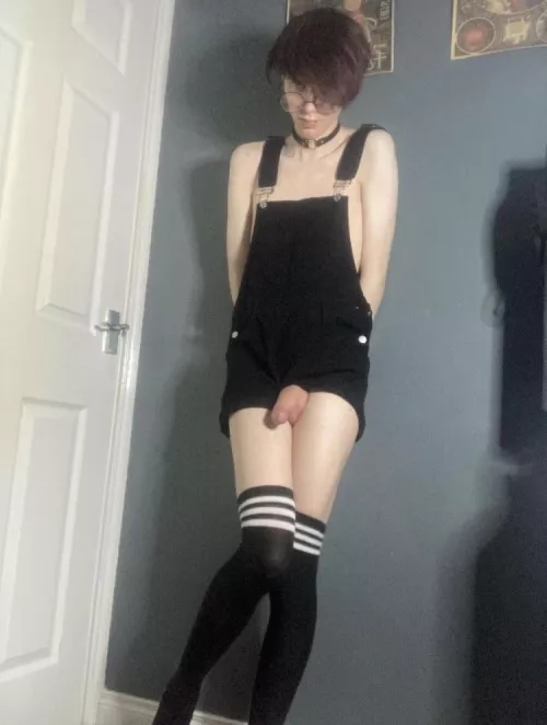 Anybody wanna suck an 18 year old’s virgin cock?