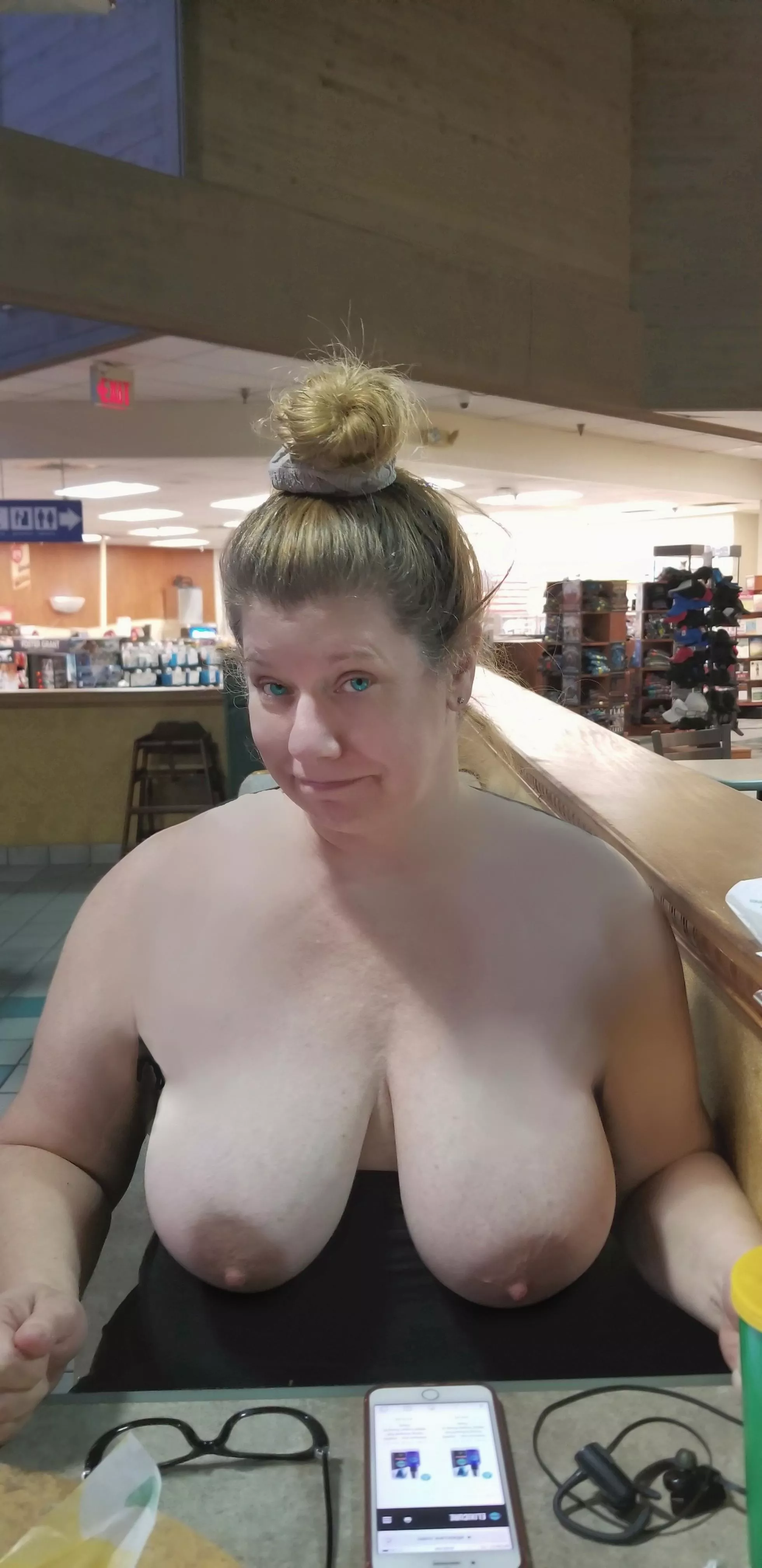 (f) We stopped at a truck stop to grab a burger and it was so hot I took off my top to cool down a bit... No one complained but the very nice girl working there ask me to put it back on (and she said I have nice titties!)