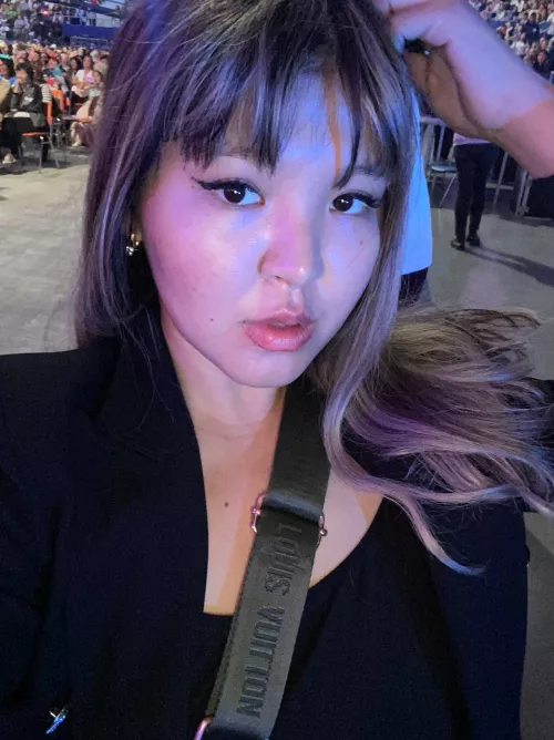 hey today I feel very pretty 👉👈