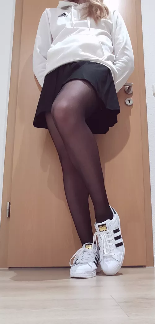 heyy my first post 🥰 Tried the basic Adidas look, does it look good? ☺️