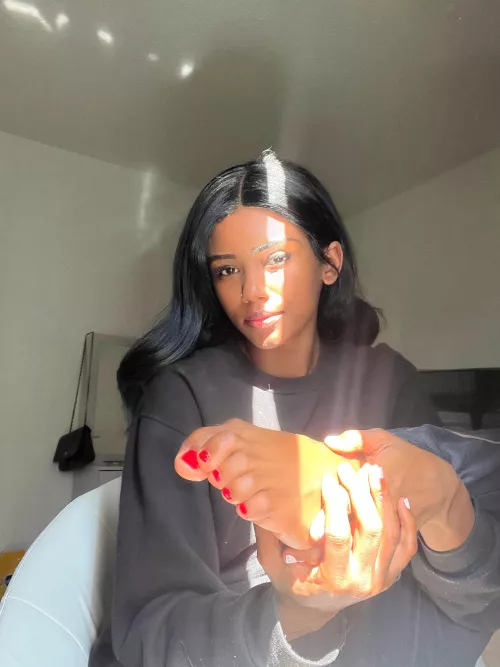 I Wanna Call You And Show You My Beautiful Feet…