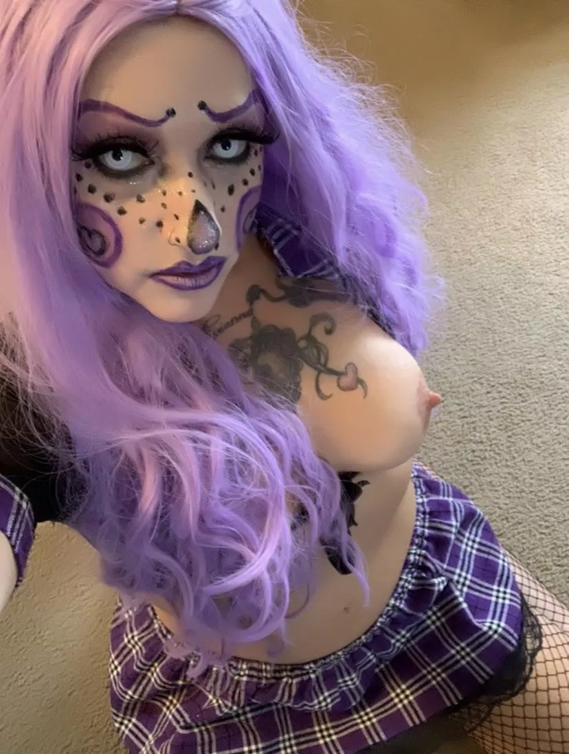 If you lick me I’ll make you a balloon animal 👅🤡🎈