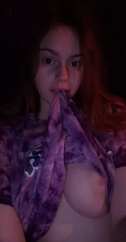 I'm so glad I stopped wearing a bra 🥵