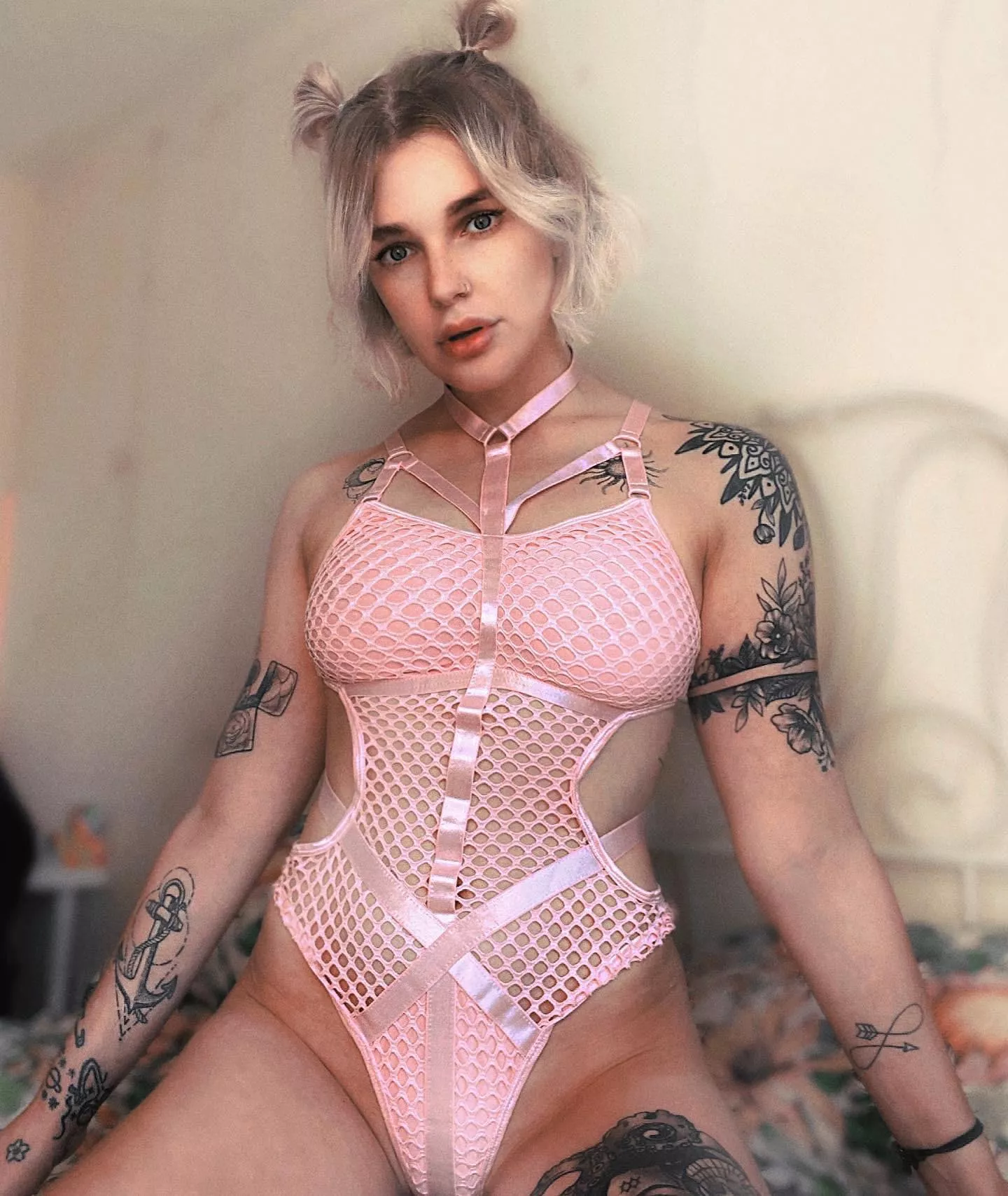 Lea (@peachess_n_creamm) [instagram]